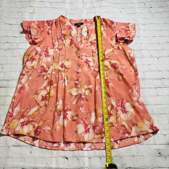 Cocomo Woman Floral Pleated Flutter Sleeve Tropical Popover Top size 1X - Picture 7 of 9